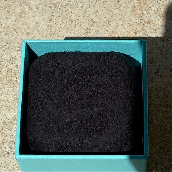 AUTHENTIC TIFFANY & CO 950 PLATINUM & DIAMOND WEDDING BAND - Picture 9 of 11